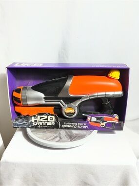 Protocol H2O Spinner Water Gun Pump Action Oscillating Sprayer NIB Summer Toy